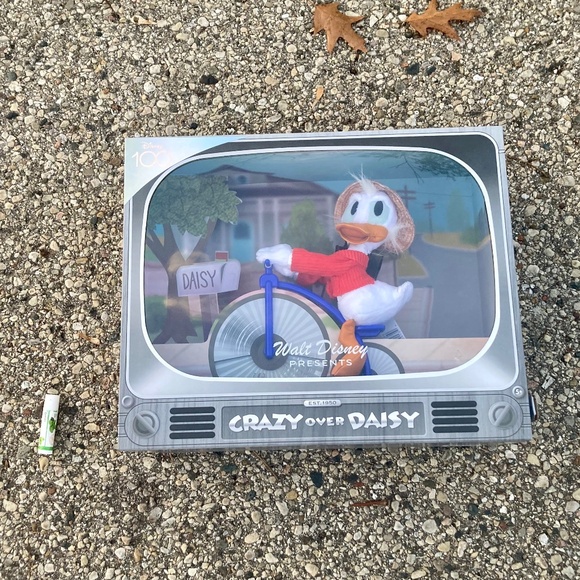 Disney Other - NIP Medium Disney Donald Duck “Crazy Over Daisy” collectible plush